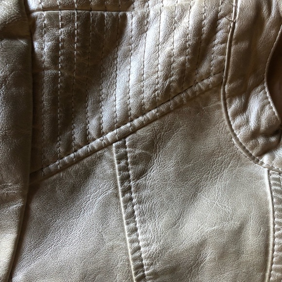 ♦️ Faux Leather Jacket - Picture 4 of 7